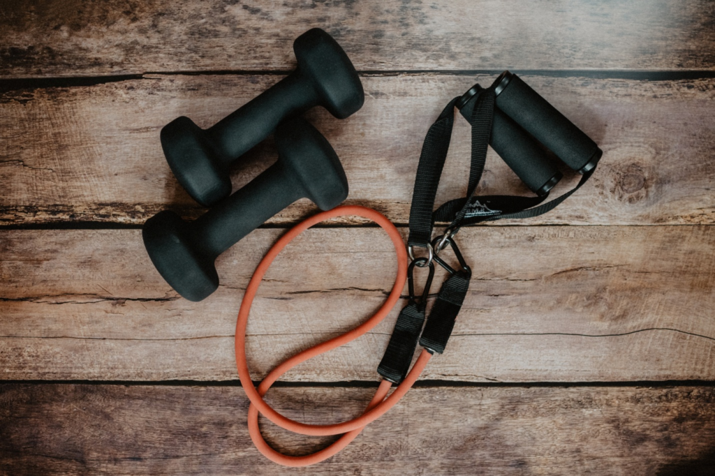  Hypertrophy and endurance exercise equipment for a home gym